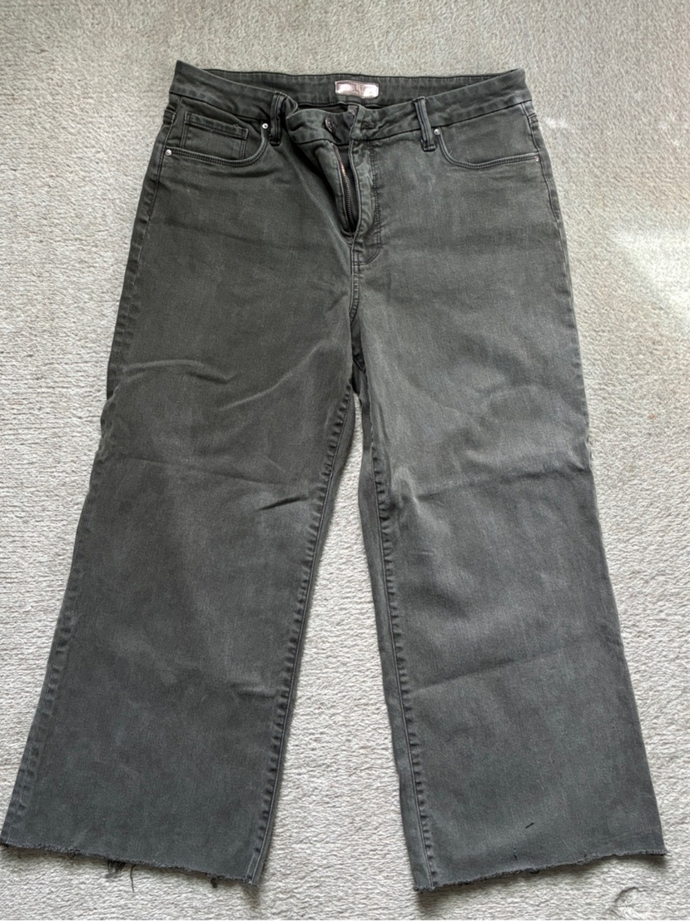 Kut from the Kloth Meg fab ab wide leg jeans, size 12, green jean